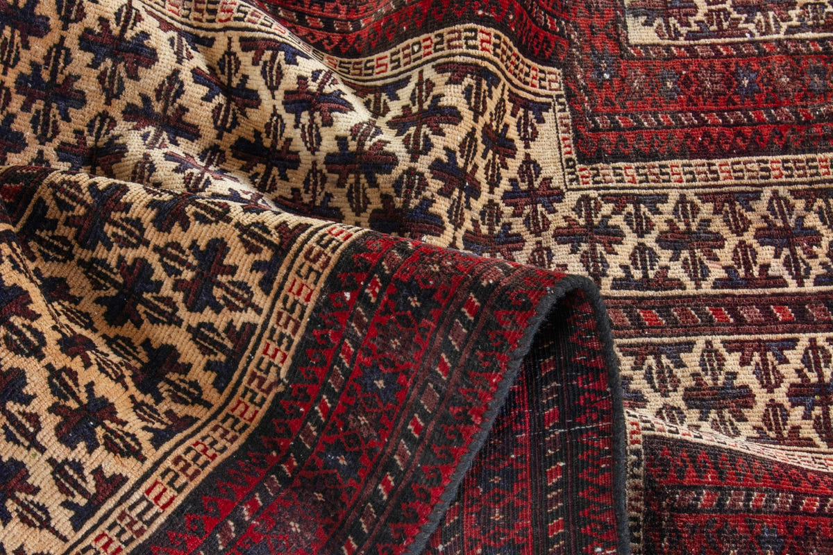 5010, Persian Baluch Area Rug