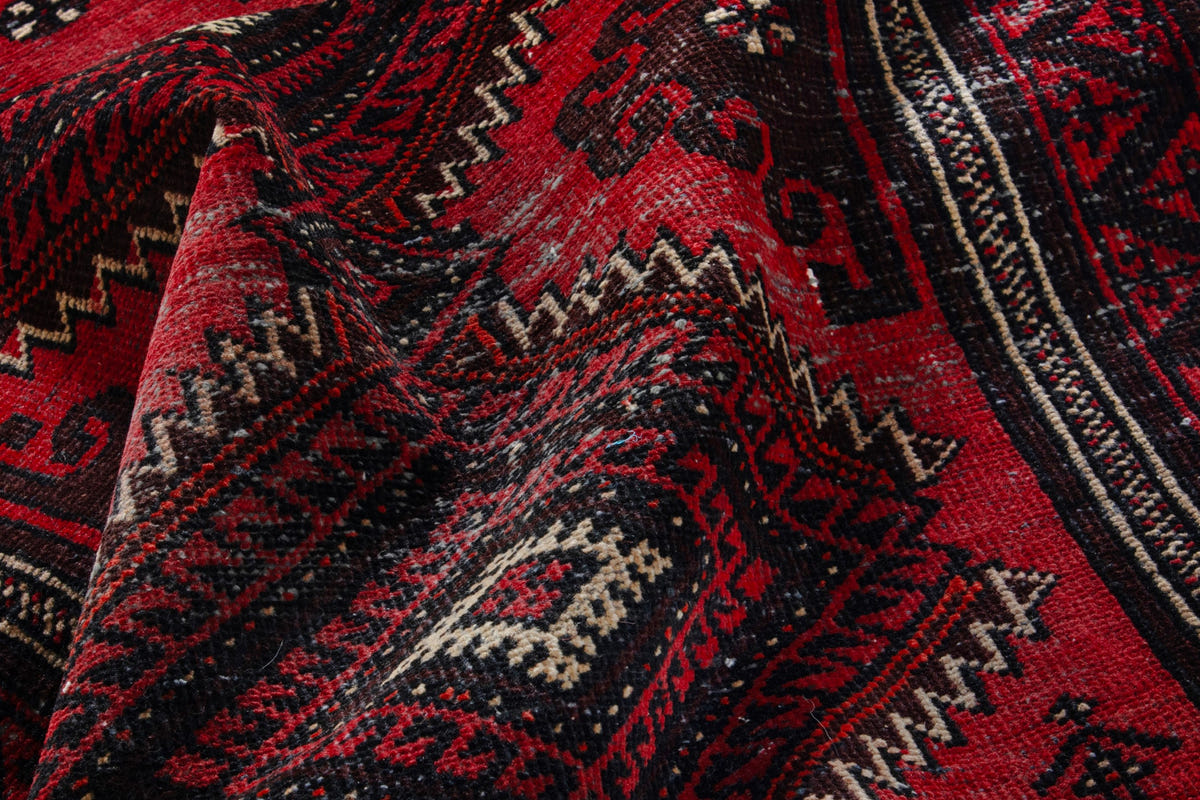 5011, Persian Baluch Area Rug