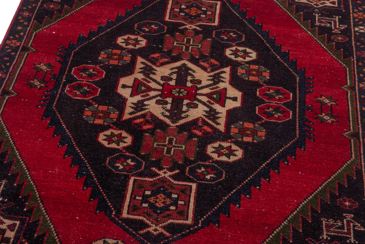 5019, Persian Saveh Area Rug