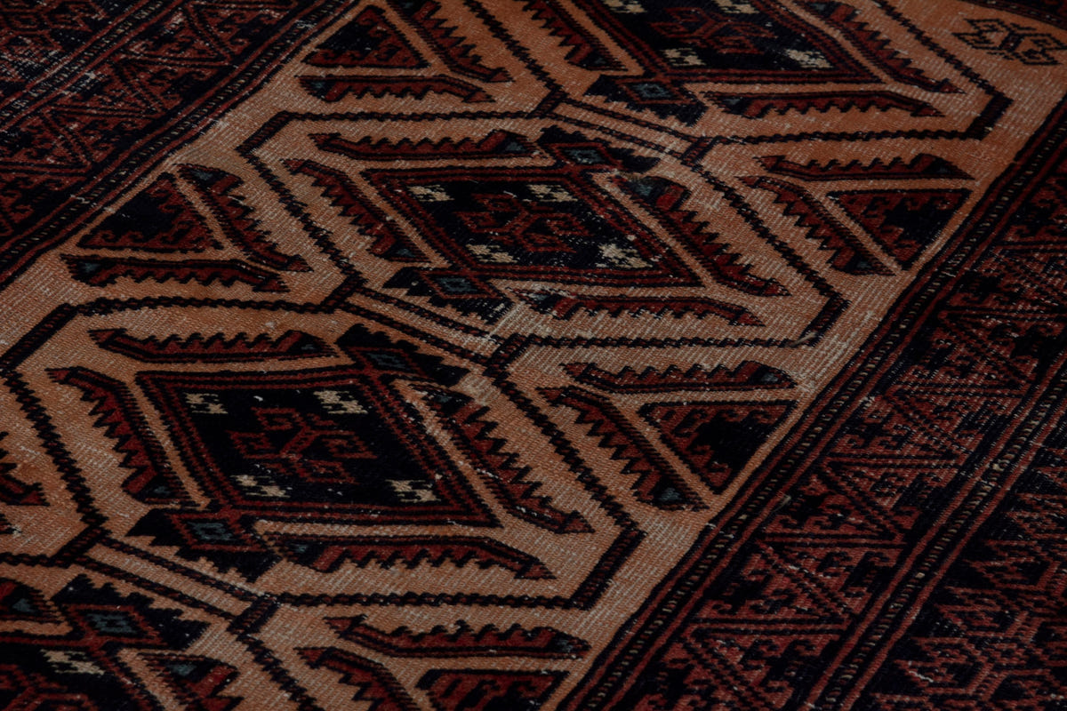 5160, Persian Baluch Area Rug