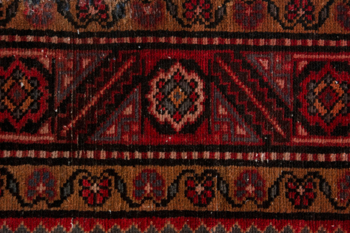 5305, Persian Hamadan Area Rug