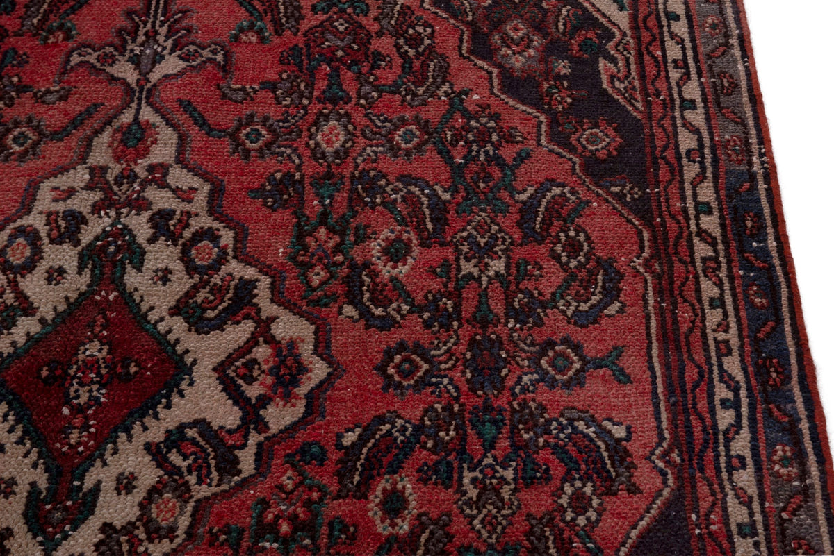 5318, Persian Hamadan Area Rug
