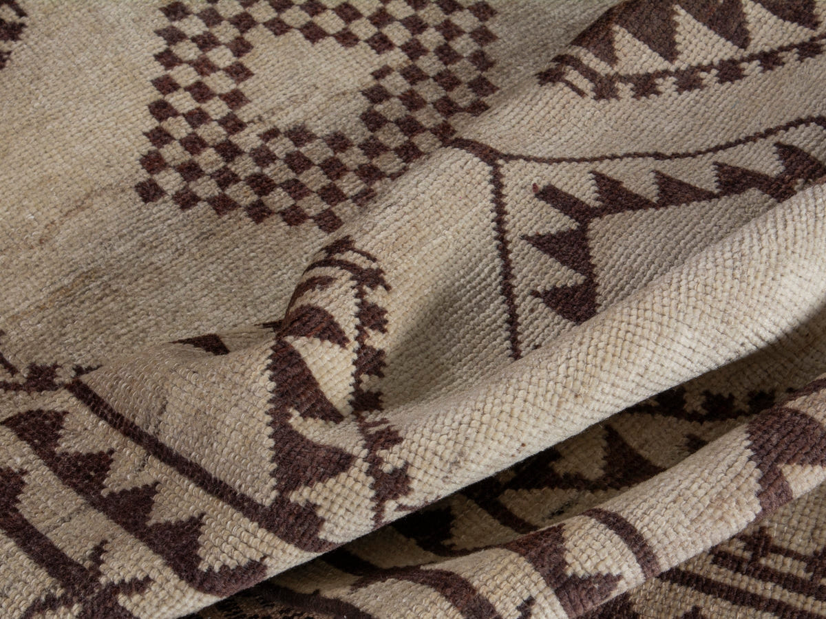 5489, Persian Shiraz Area Rug