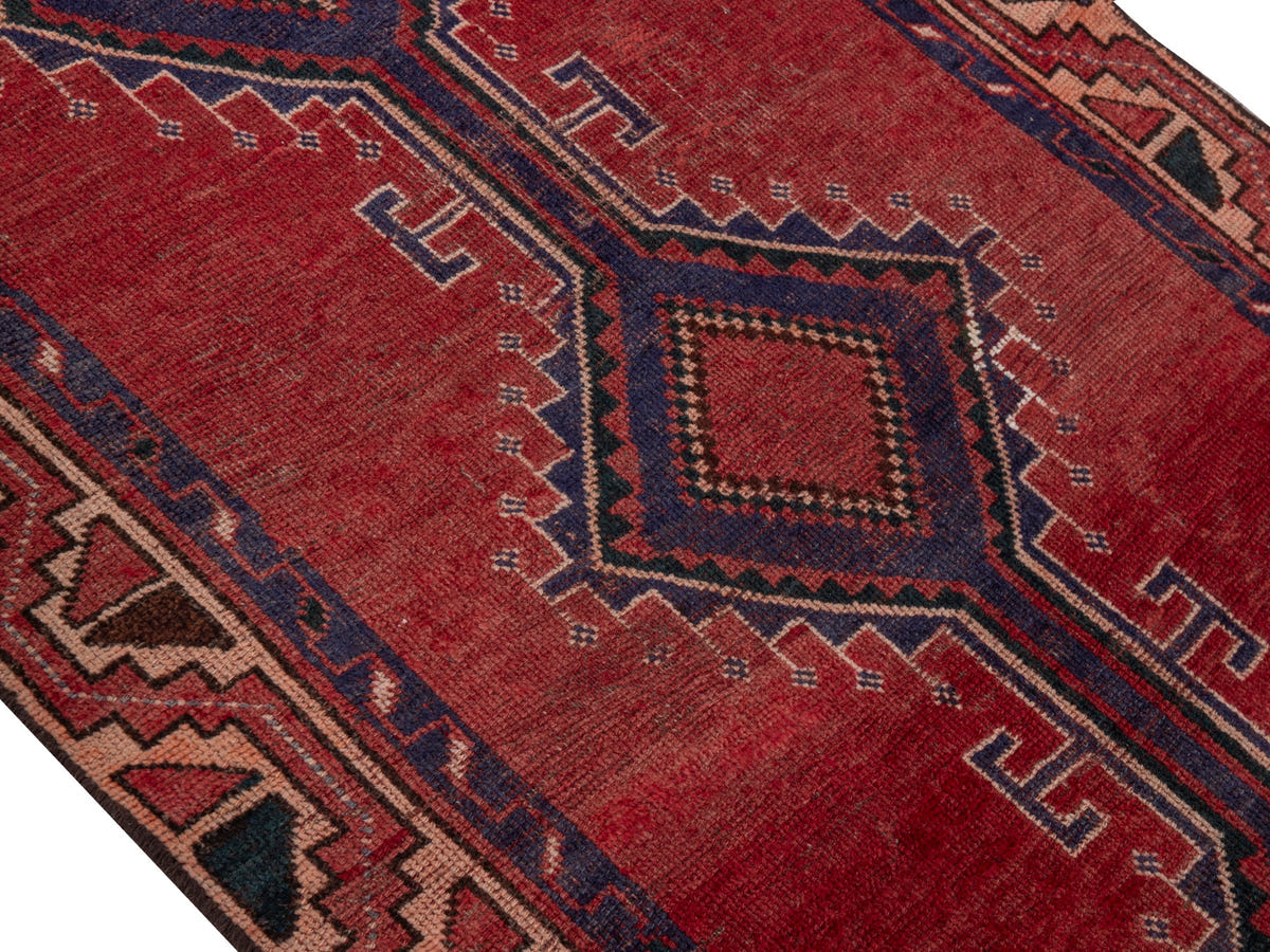 5498, Persian Shiraz Area Rug