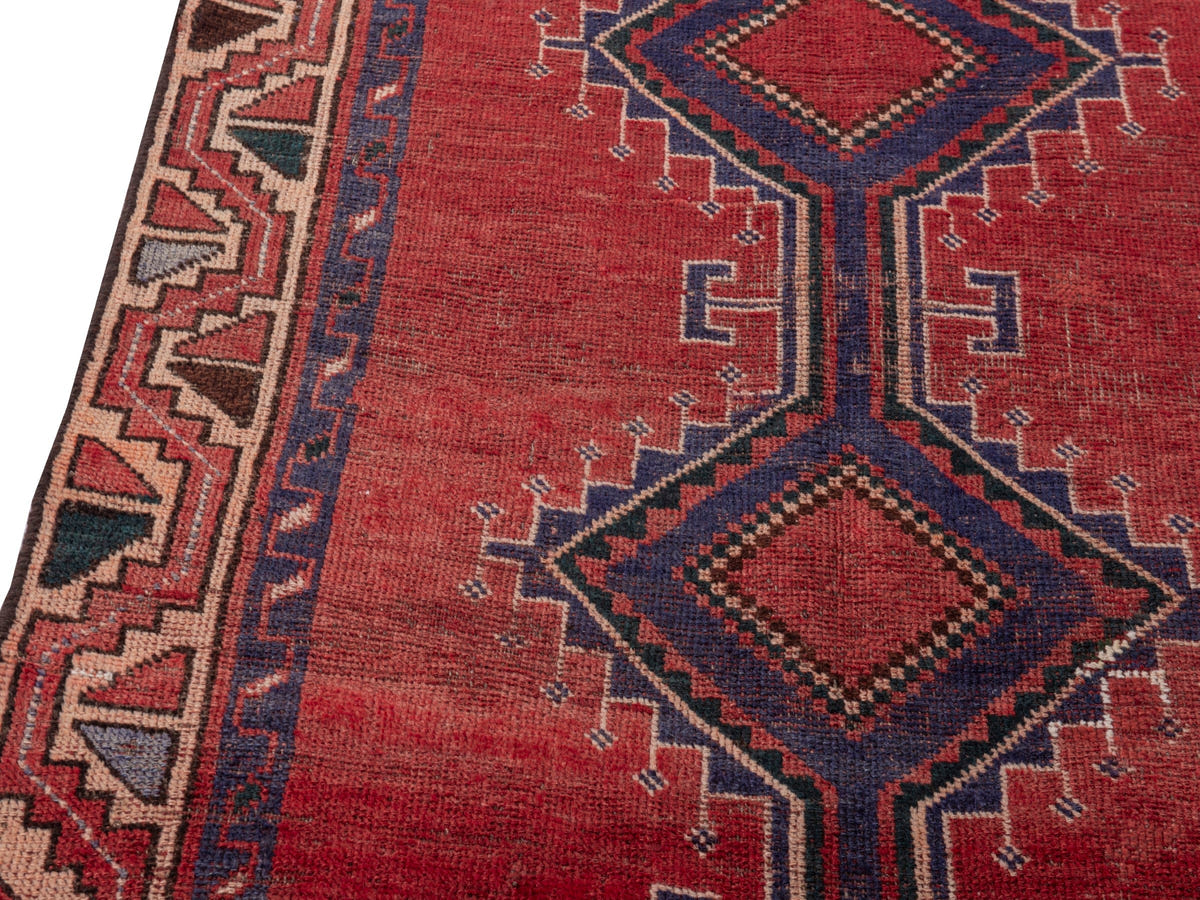 5498, Persian Shiraz Area Rug