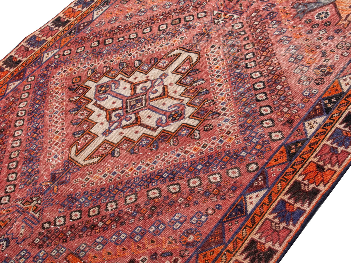 5500, Persian Shiraz Area Rug