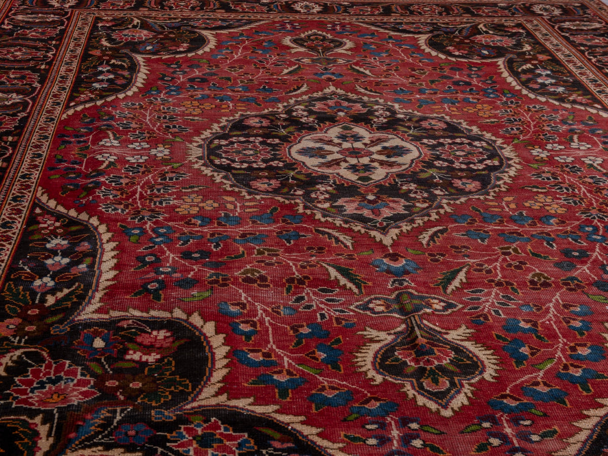 5560, Persian Kashan Oversized Rug