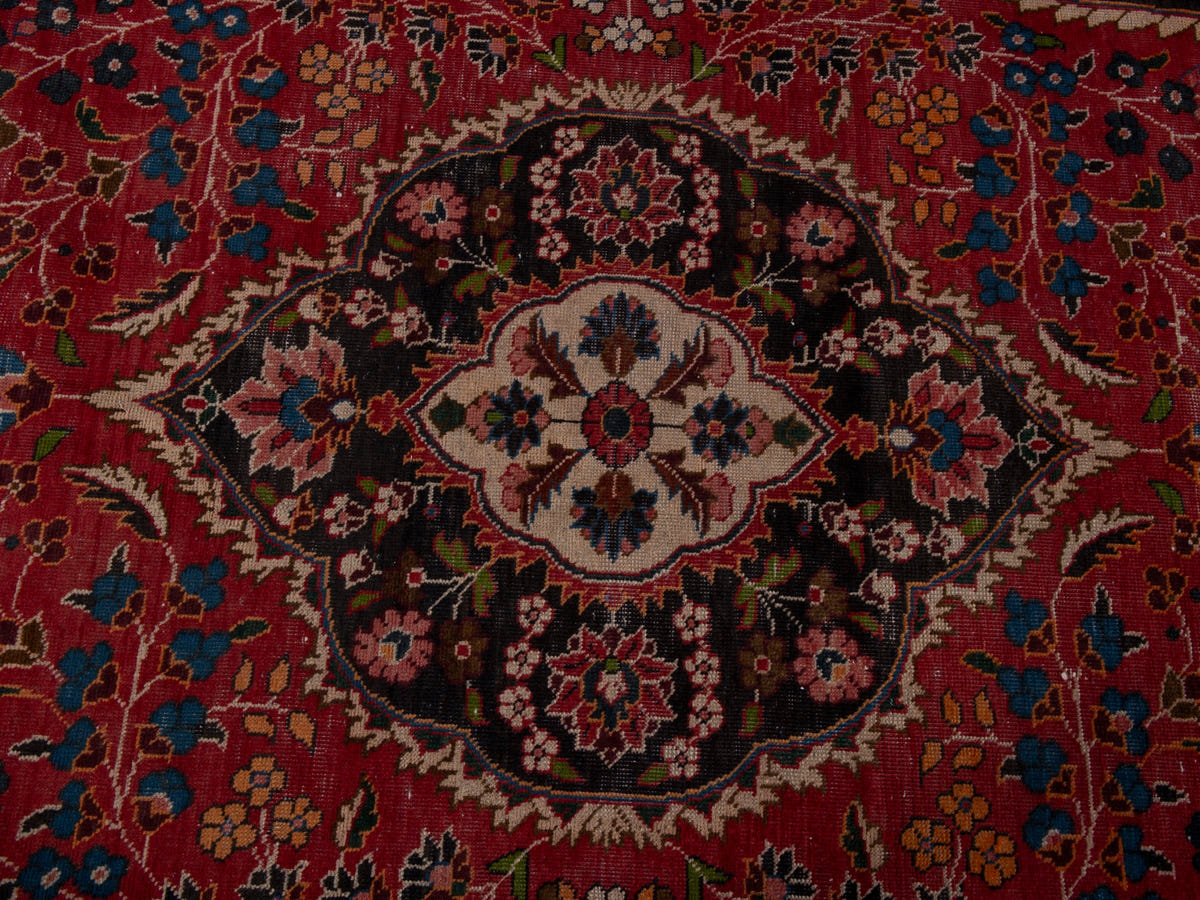 5560, Persian Kashan Oversized Rug