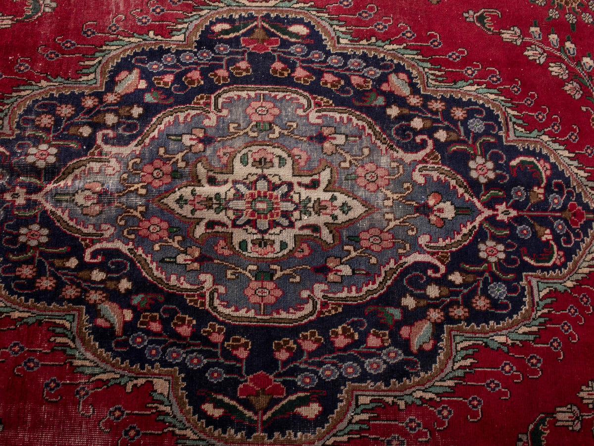 5569, Persian Tabriz Oversized Rug