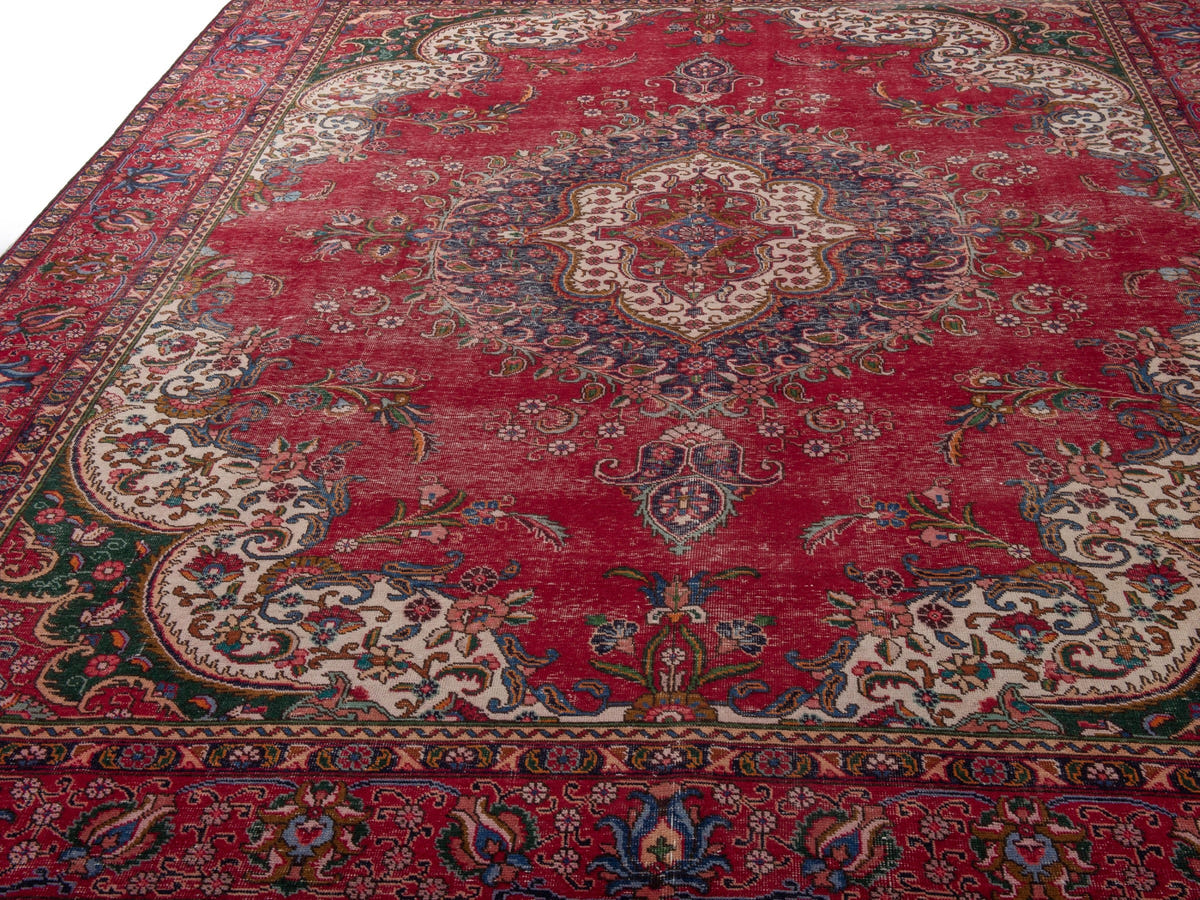 5576, Persian Tabriz Oversized Rug