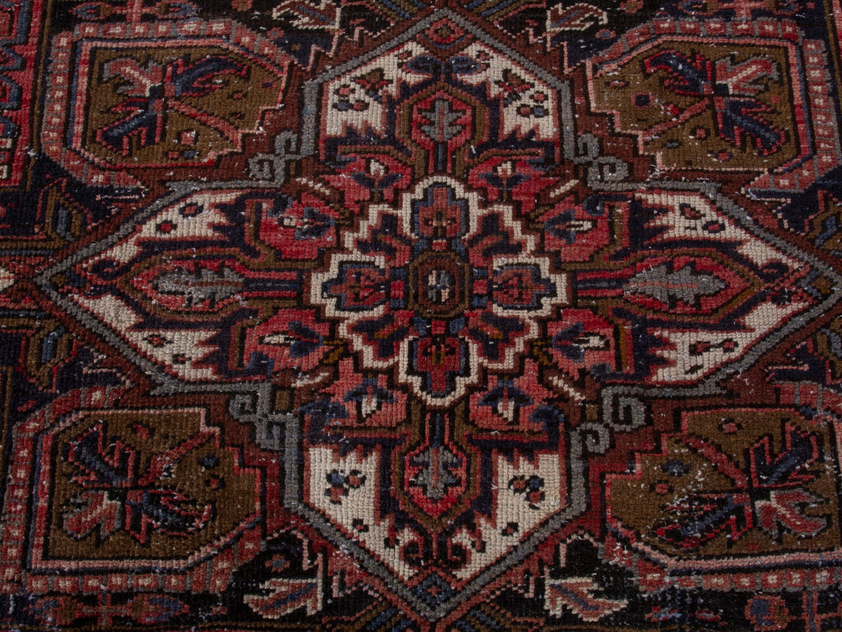 5595, Persian Heriz Area Rug