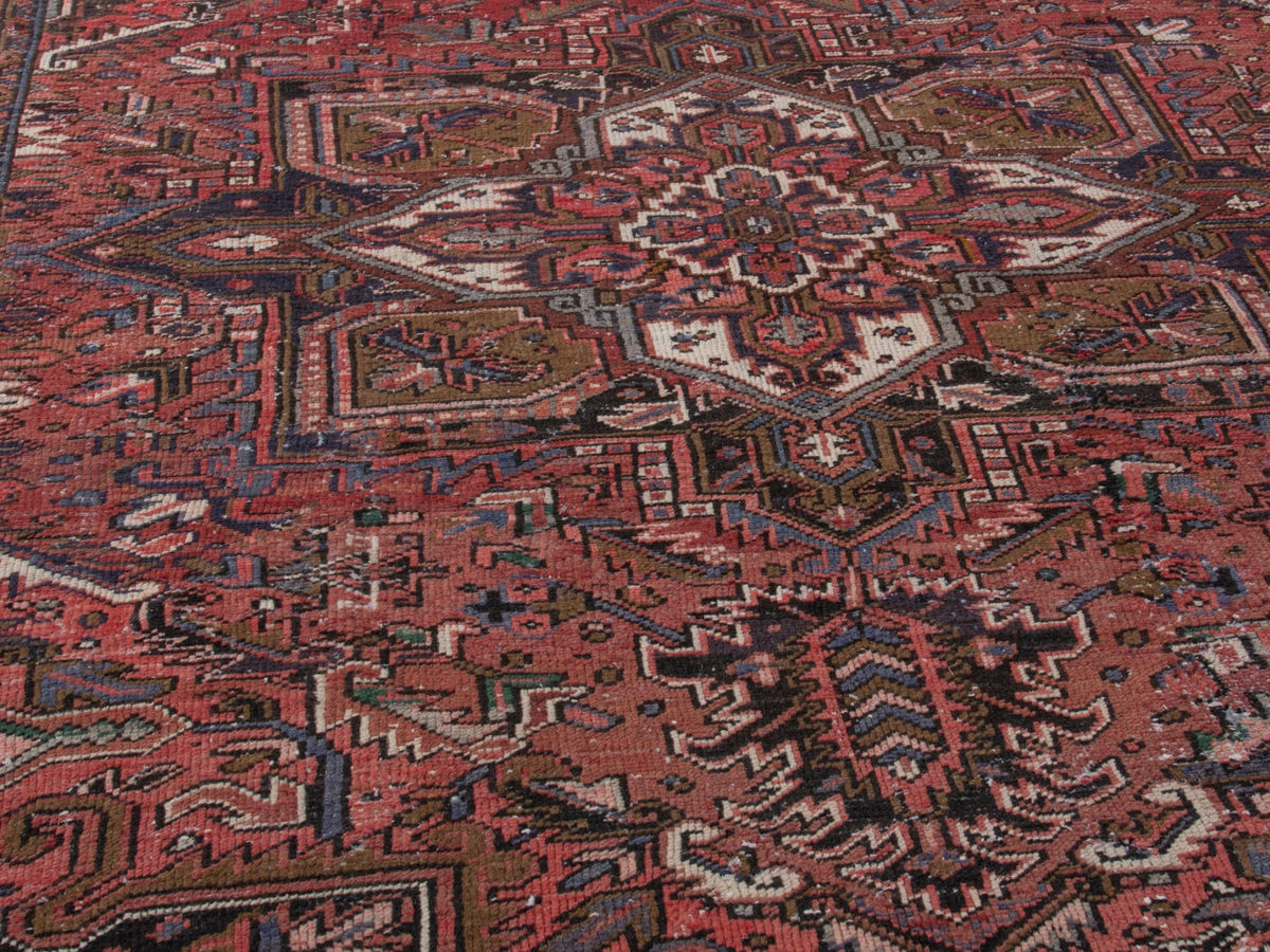 5595, Persian Heriz Area Rug