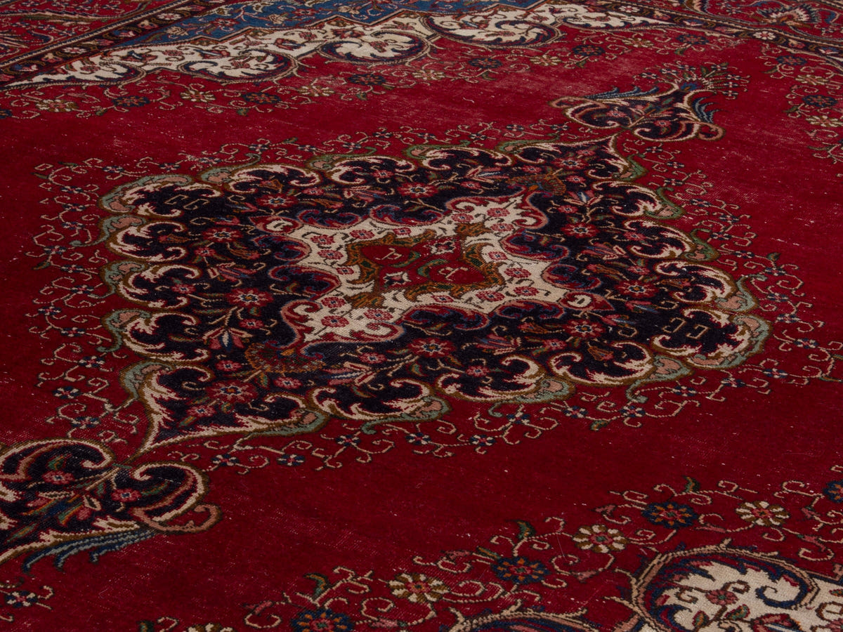 5605, Persian Tabriz Oversized Rug