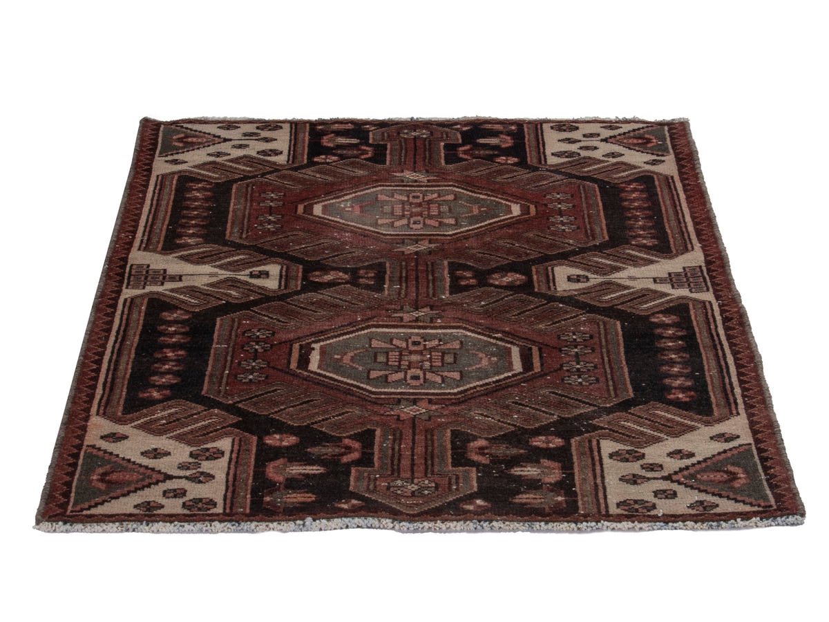 5685, Persian Saveh Area Rug