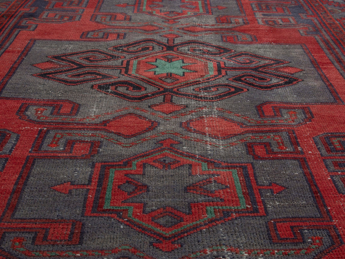 5735, Persian Zanjan Area Rug