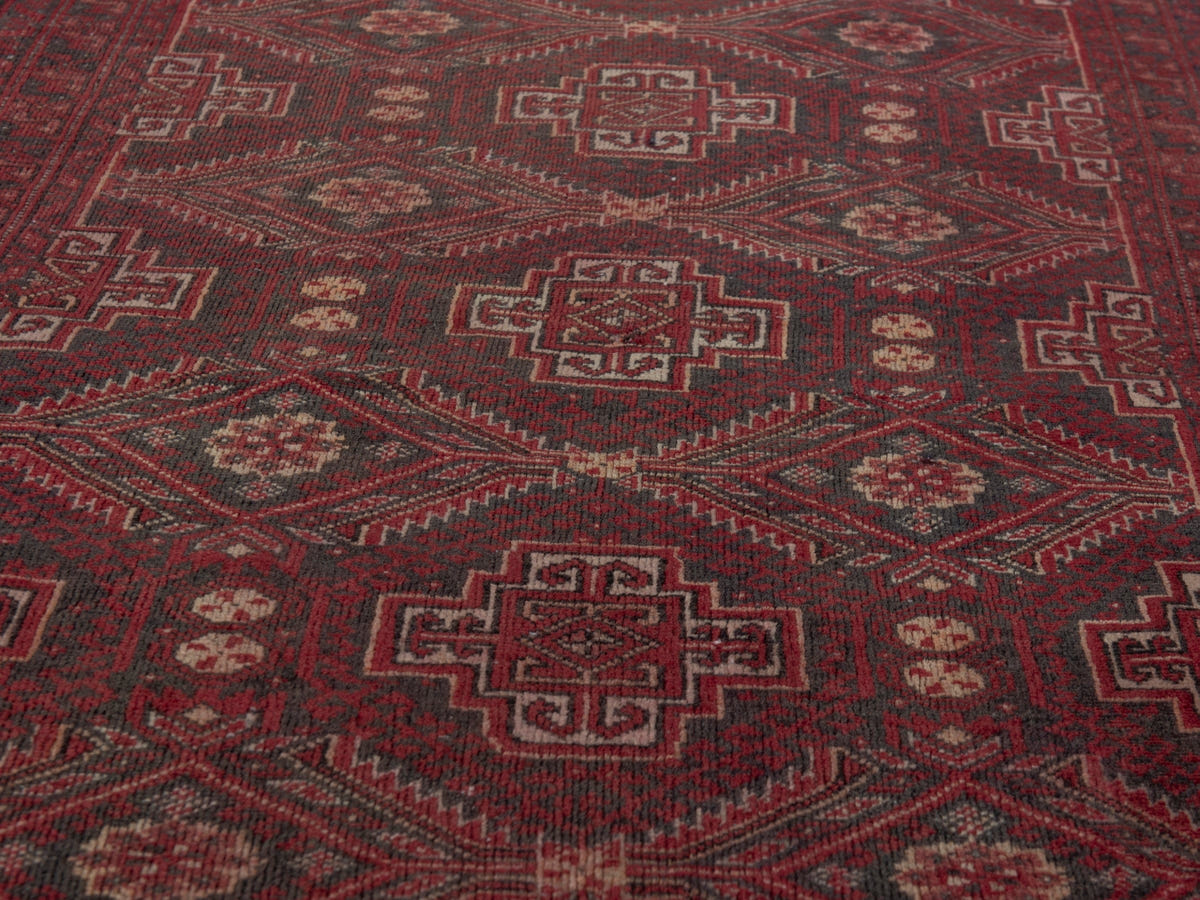 5750, Persian Baluch Area Rug