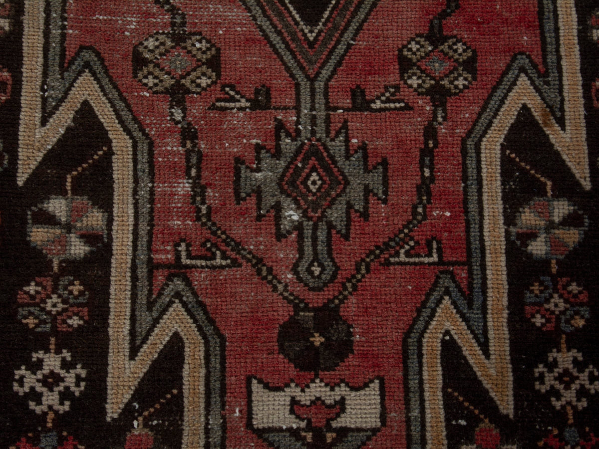 5756, Persian Saveh Area Rug
