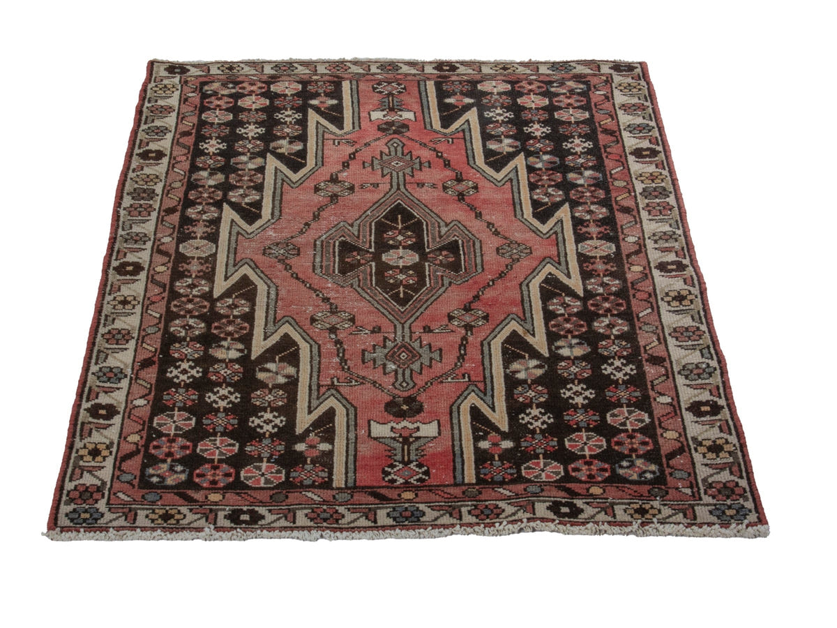 5756, Persian Saveh Area Rug