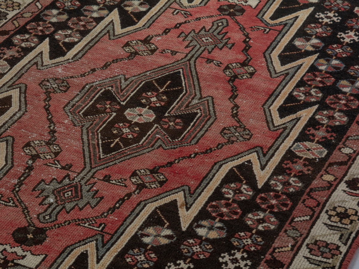 5756, Persian Saveh Area Rug