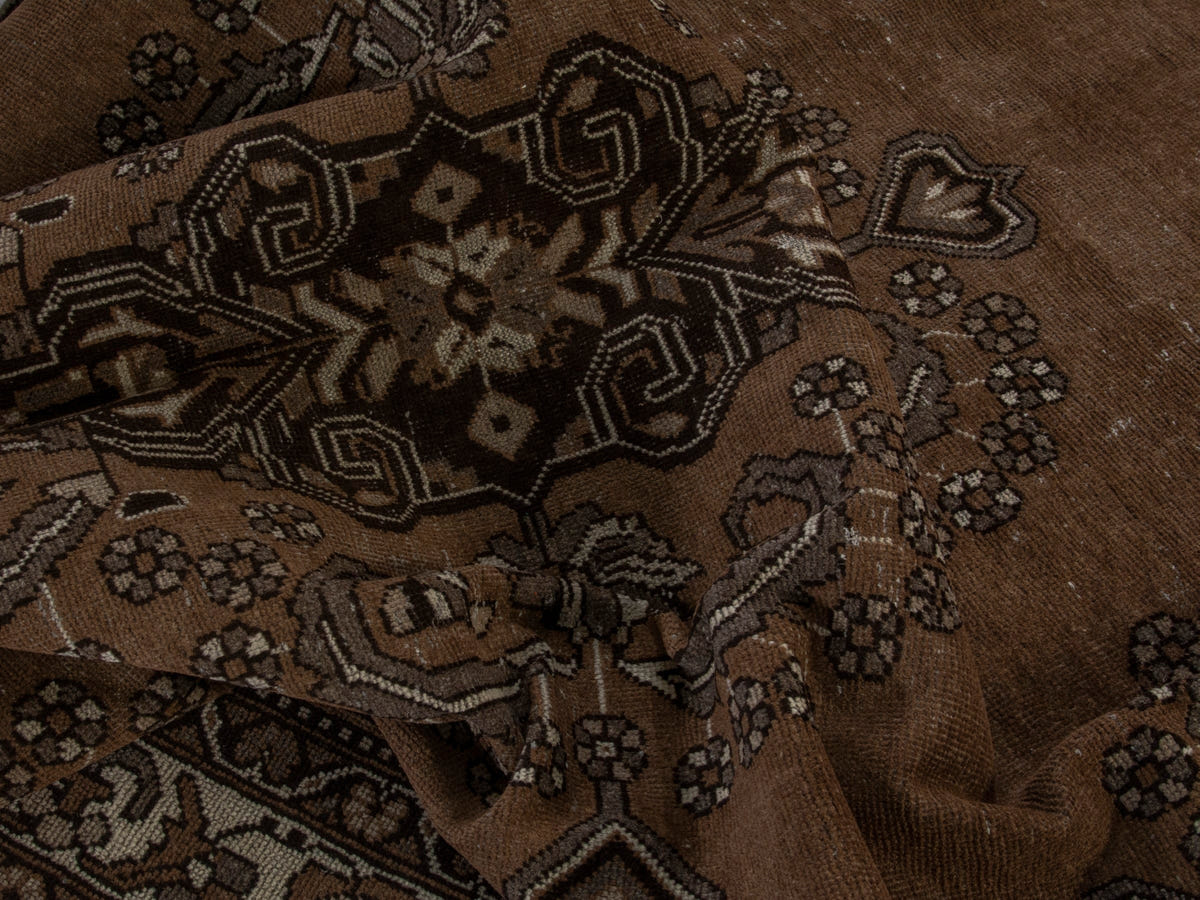5837, Persian Ferdos Oversized Rug