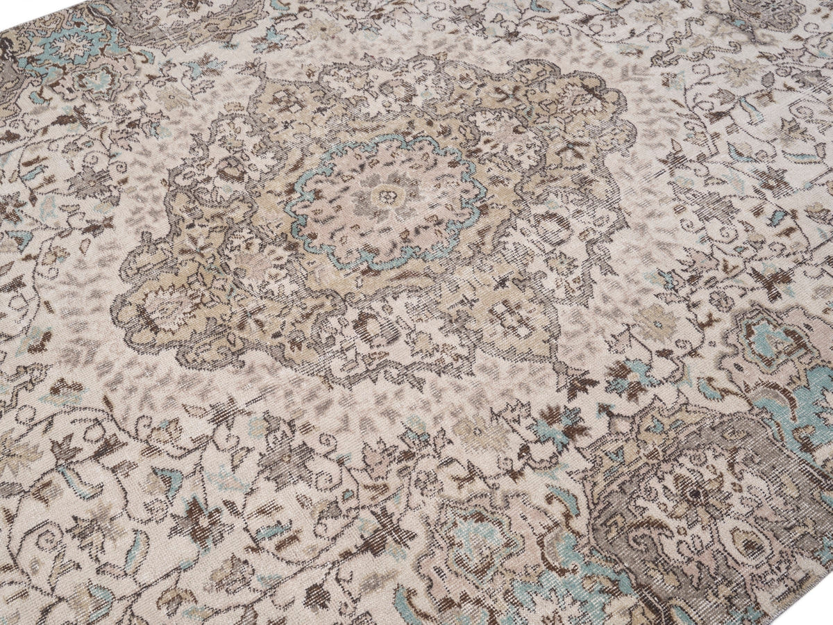 8438, Turkish Isparta Area Rug