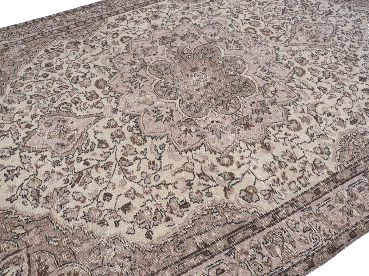 8437, Turkish Isparta Area Rug