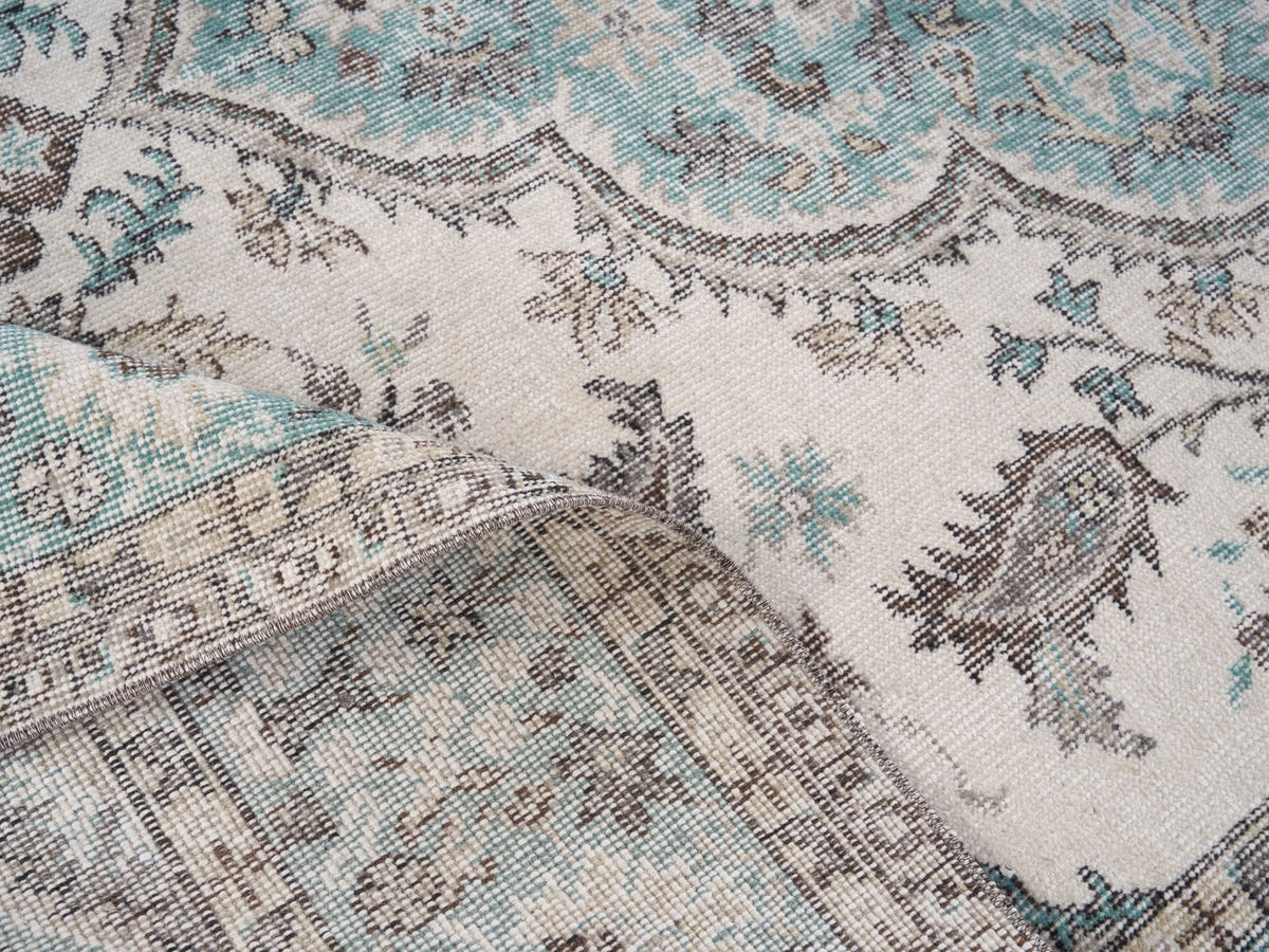 8435, Turkish Isparta Area Rug