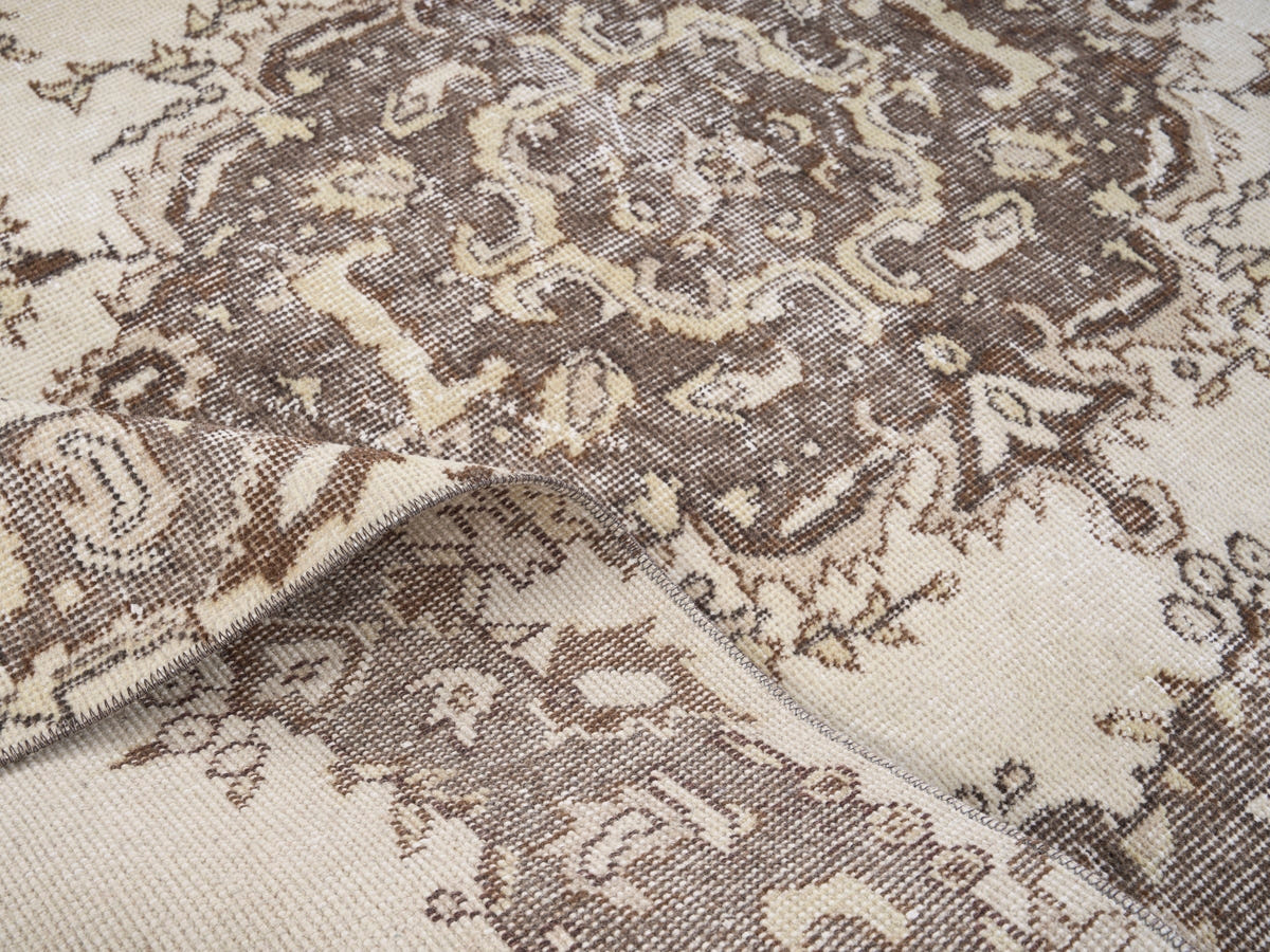 8426, Turkish Isparta Area Rug