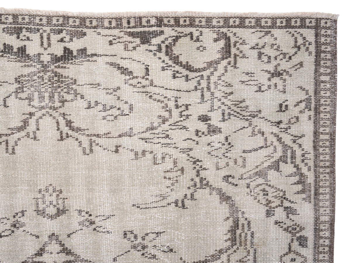 8035, Turkish Manisa Area Rug