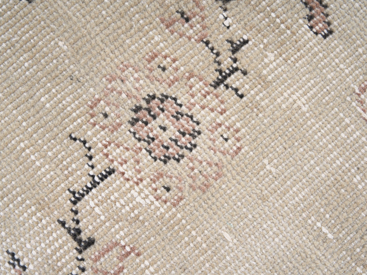 8020, Turkish Manisa Area Rug