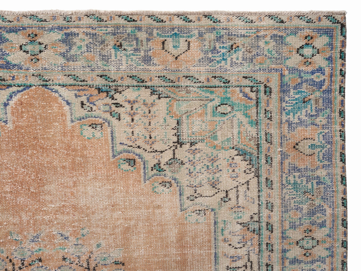 8115, Turkish Manisa Area Rug