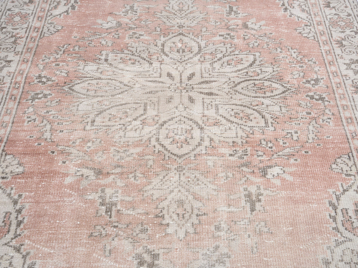 8196, Turkish Manisa Area Rug
