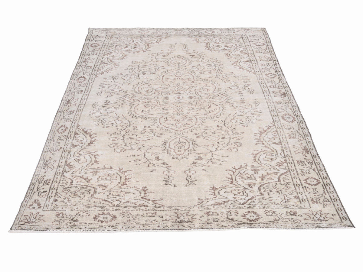 8194, Turkish Manisa Area Rug