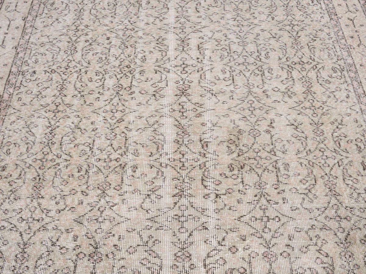 8135, Turkish Isparta Area Rug