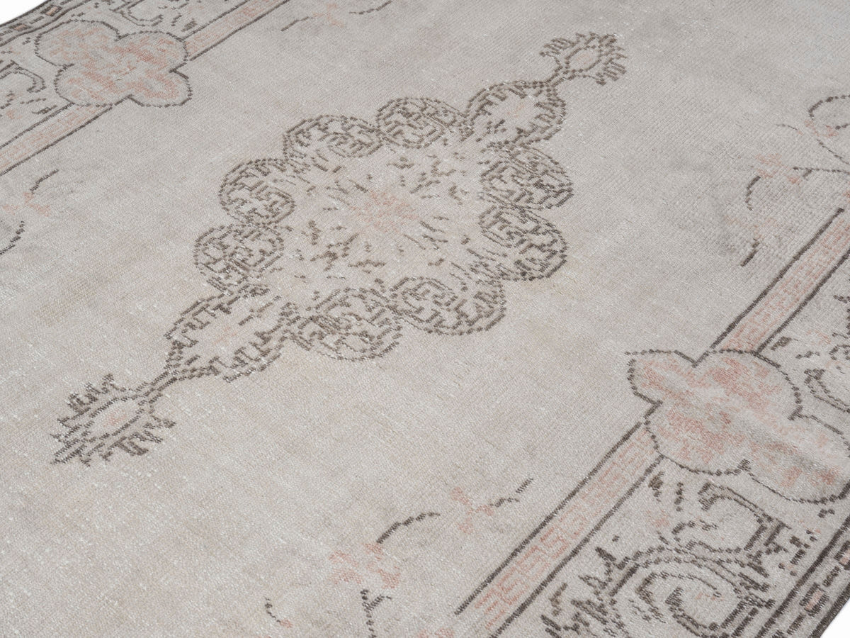 8286, Turkish Manisa Area Rug