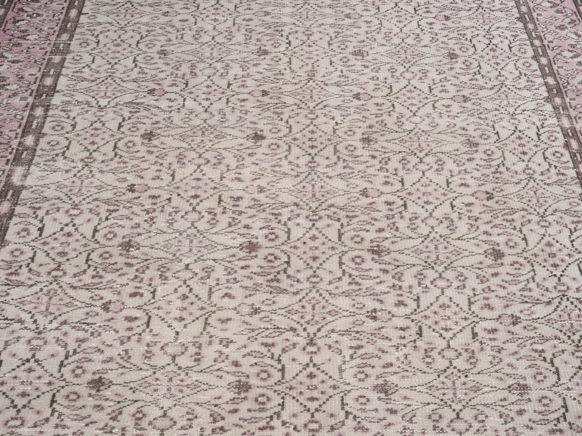 8284, Turkish Manisa Area Rug