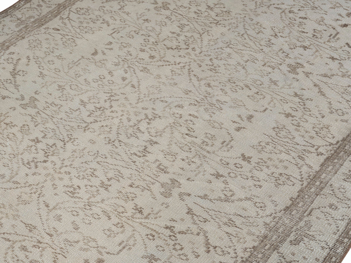 8222, Turkish Manisa Area Rug