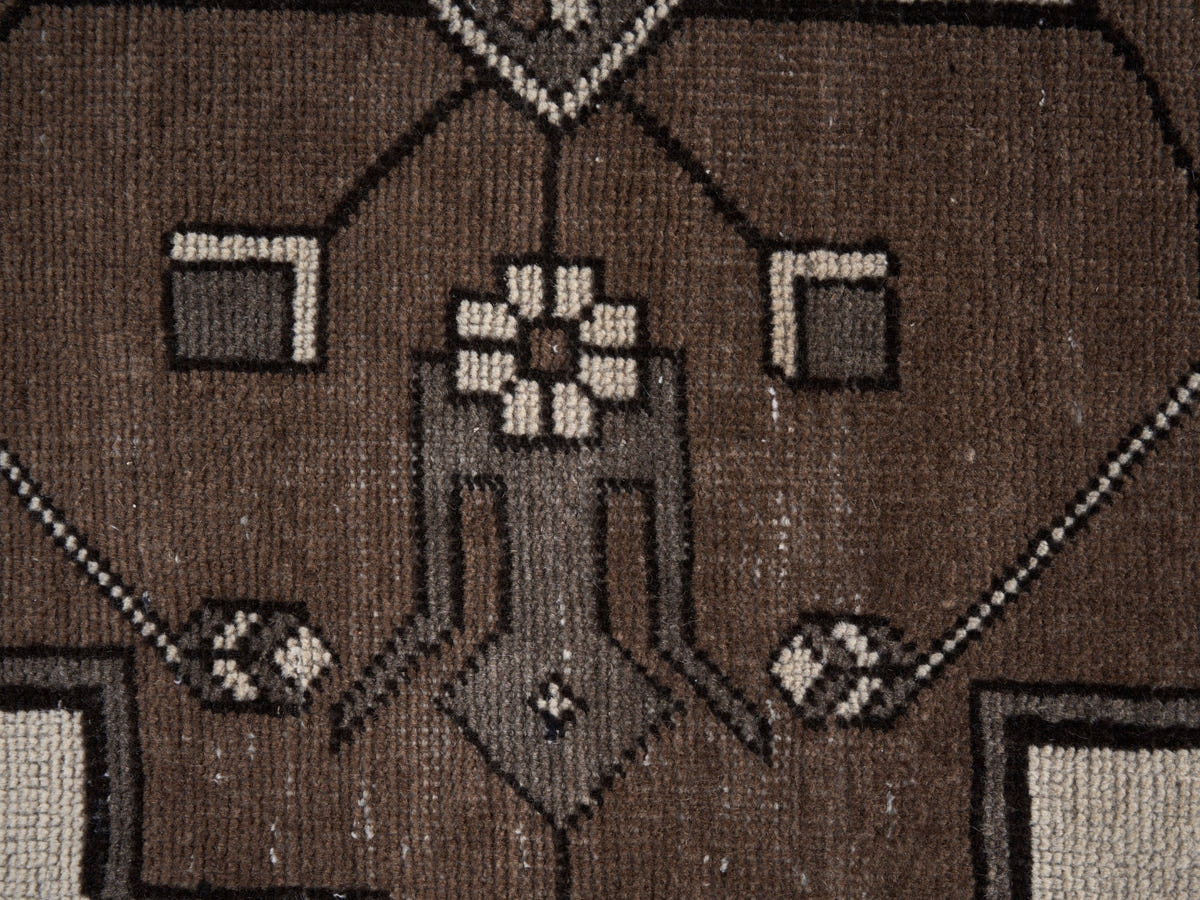 9010, Persian Ferdos Oversized Rug