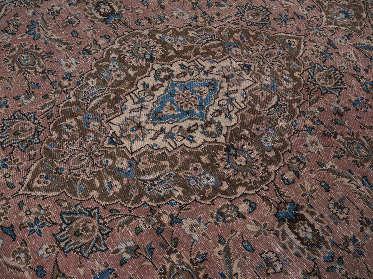 9038, Persian Kashan Oversized Rug