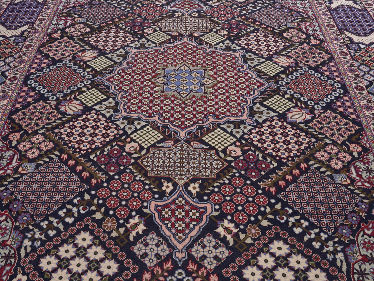 9048, Persian Najafabad Oversized Rug