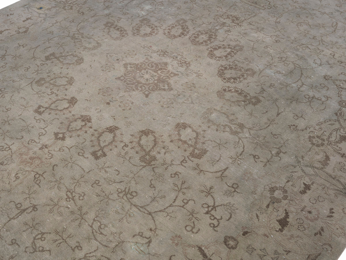 8970, Persian Tabriz Oversized Rug