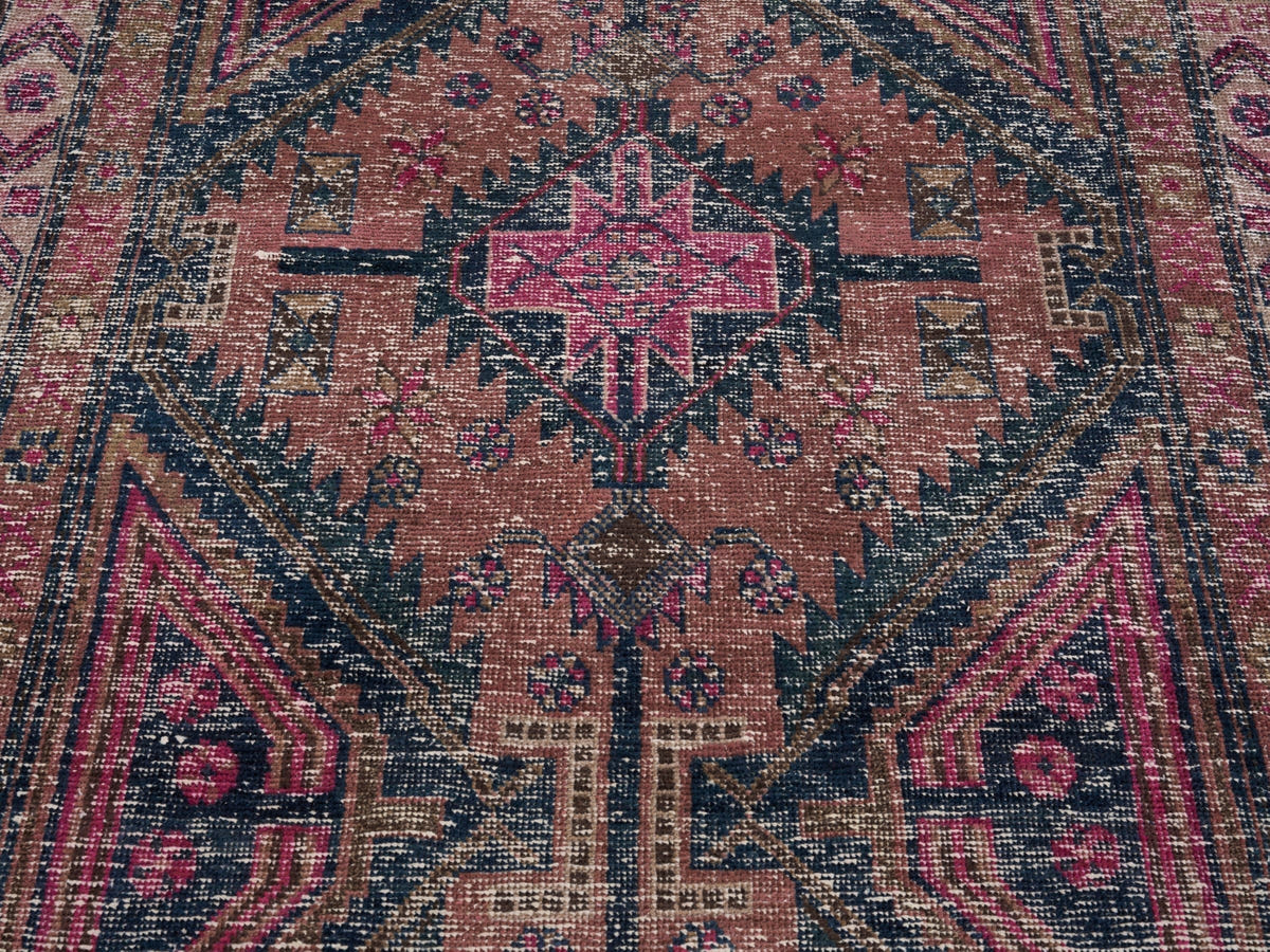8939, Persian Lori Area Rug