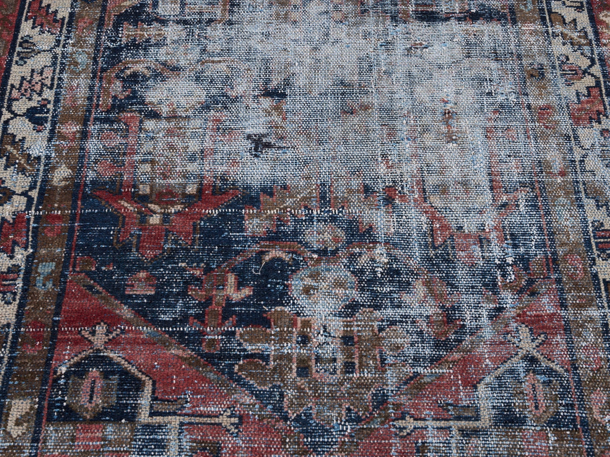 8910, Persian Saveh Area Rug