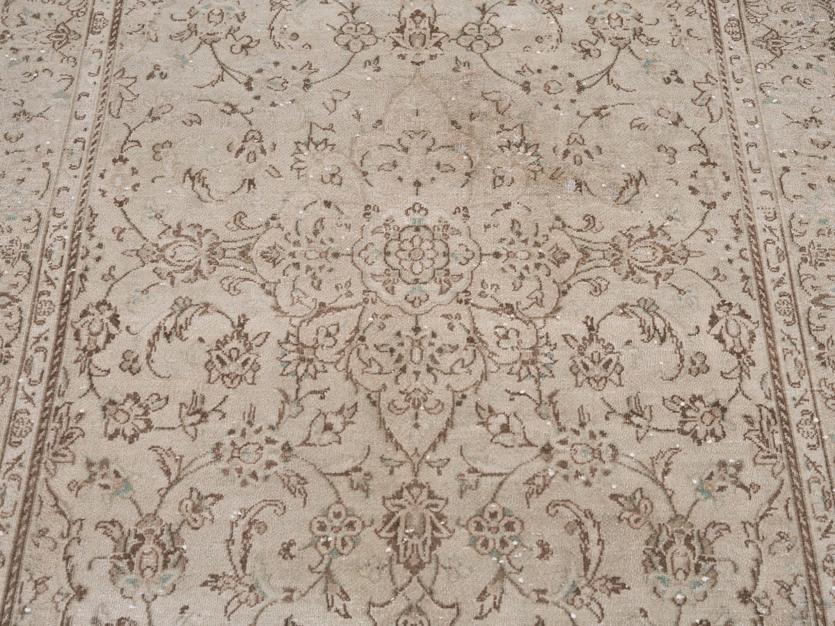 8927, Persian Kashan Area Rug