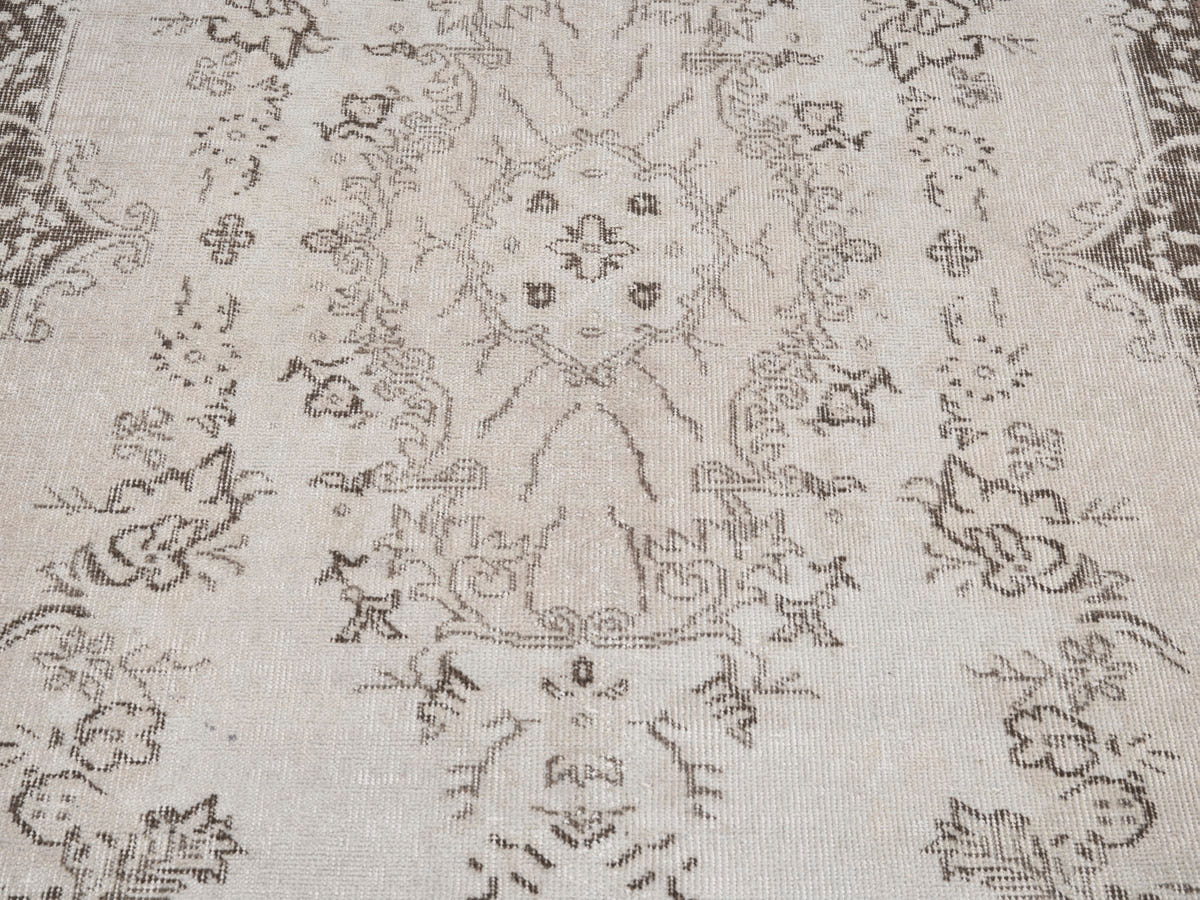 8220, Turkish Isparta Area Rug