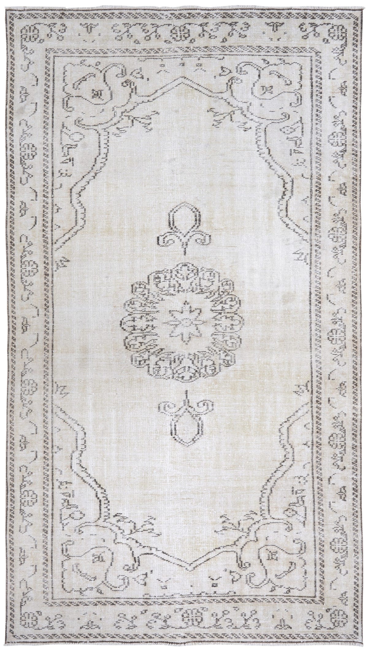 8211, Turkish Manisa Area Rug