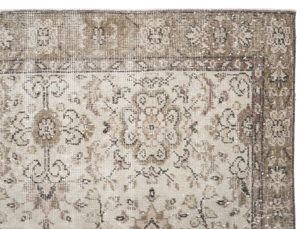 8357, Turkish Isparta Area Rug