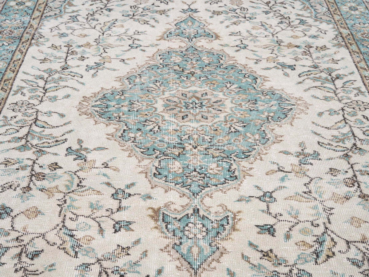 8635, Turkish Isparta Area Rug