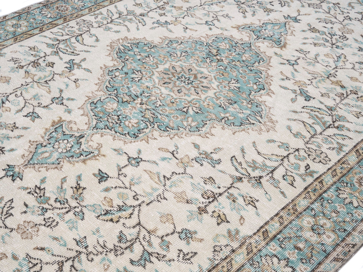 8635, Turkish Isparta Area Rug