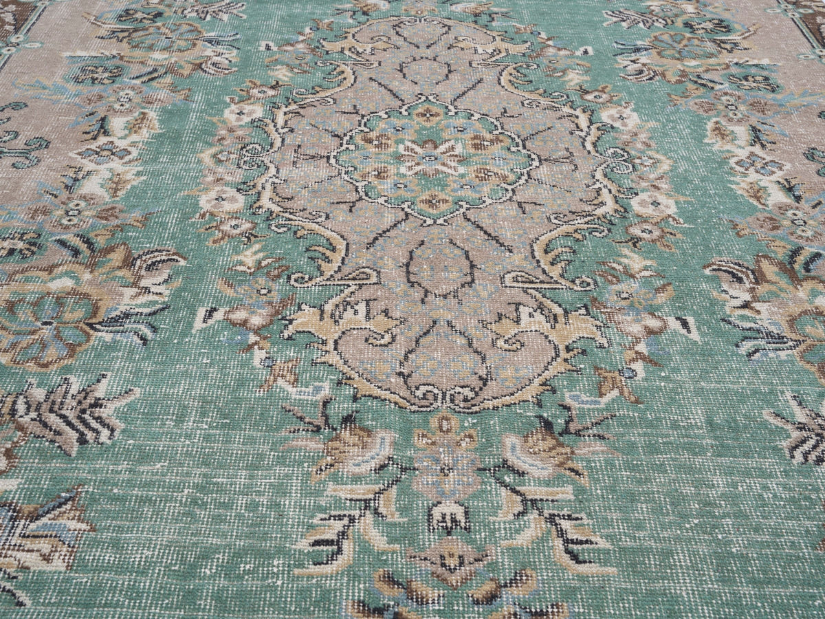 8590, Turkish Isparta Area Rug